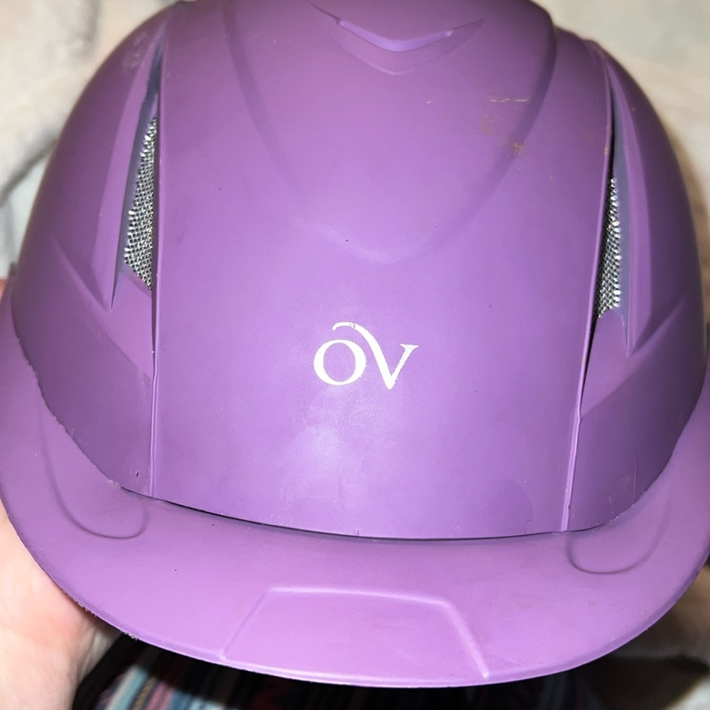 Ovation deluxe schooler helmet - great condition - purple matte - size S/M